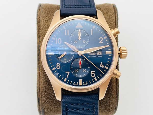 アイ・ダブリュー・シー正面デザイン